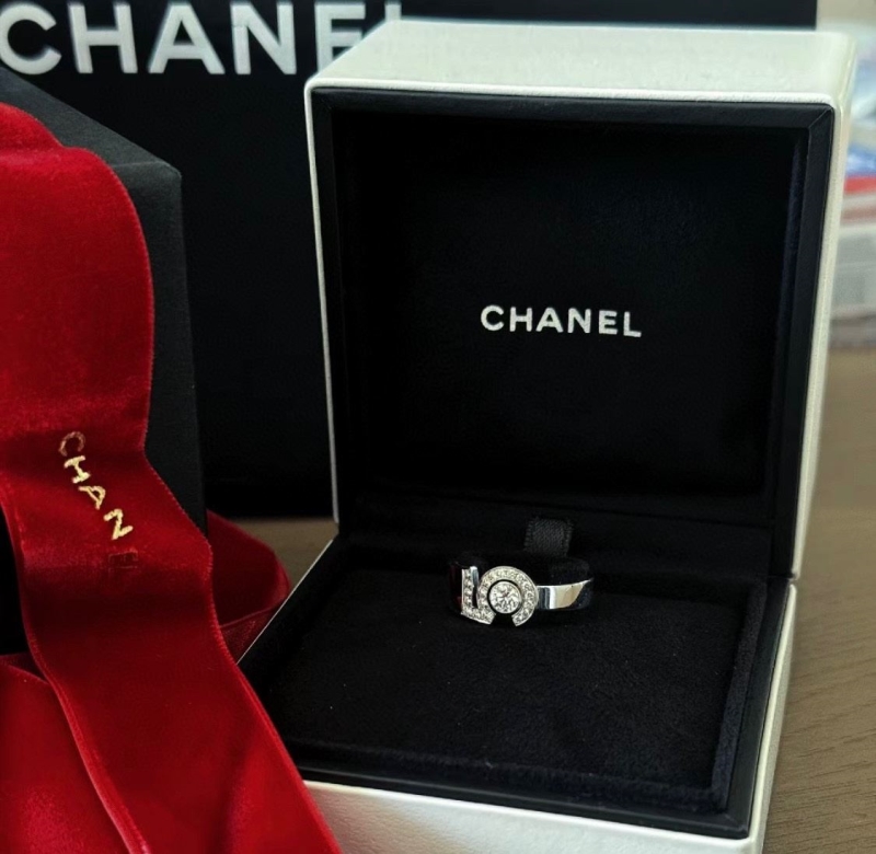 Ch**el rings